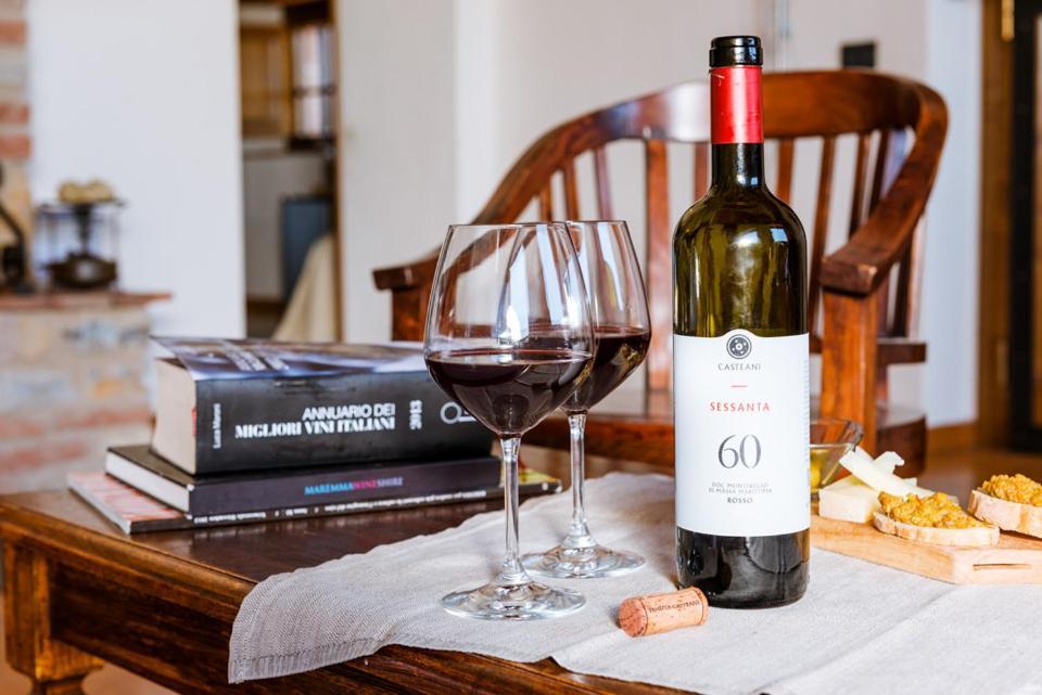 Agriturismo & Cantina Tenuta Casteani Ribolla ภายนอก รูปภาพ